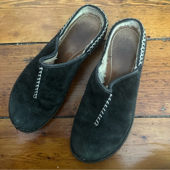 UGG Shoes - UGG slip on
